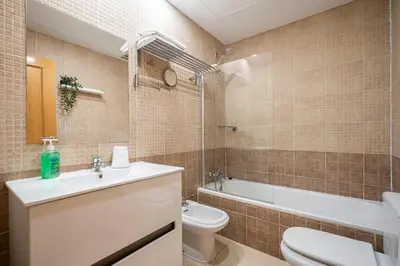Un baño de For You Rentals TEMPORAL Infantas Gran Vía DIN131D