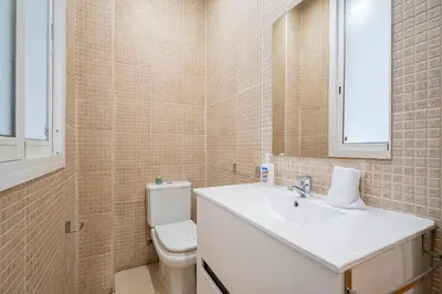 Un baño de For You Rentals TEMPORAL Infantas Gran Vía DIN131D