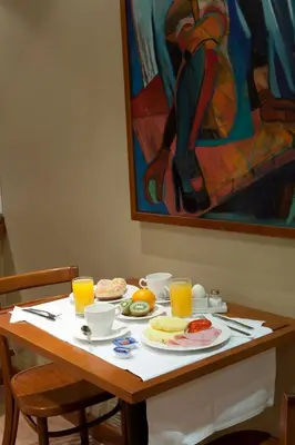 Comida en o cerca de este hotel