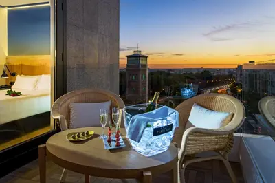 Un balcón o terraza de H10 Puerta de Alcalá 4 Sup
