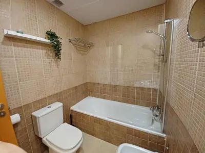 Un baño de For You Rentals TEMPORAL Infantas Gran Via DIN132E