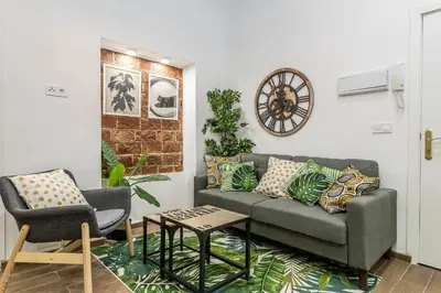 Zona de estar de Precioso apartamento de 2 habitaciones by beBalmy