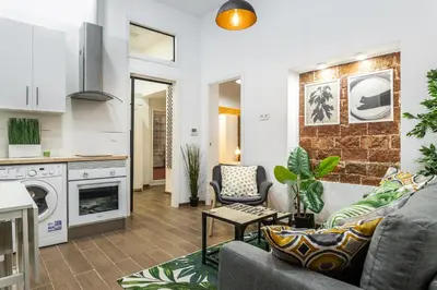 Una cocina o zona de cocina en Precioso apartamento de 2 habitaciones by beBalmy