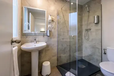 Un baño de NeoMagna Madrid