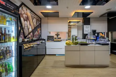 Una cocina o zona de cocina en NeoMagna Madrid
