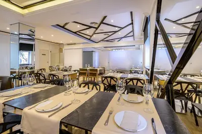 Un restaurante o sitio para comer en NeoMagna Madrid