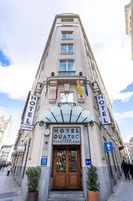 Fachada o entrada de Quatro Puerta del Sol