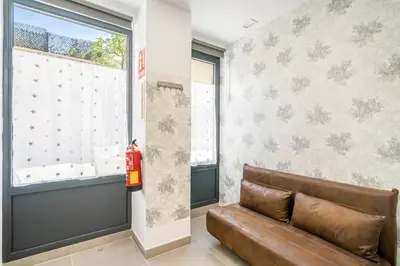 Zona de estar de Dobo Madrid ANR2