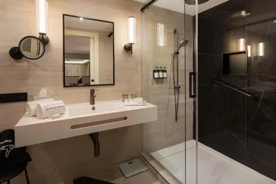 Un baño de Catalonia Puerta del Sol