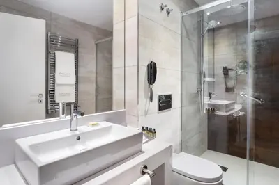 Un baño de Catalonia Gran Vía Madrid