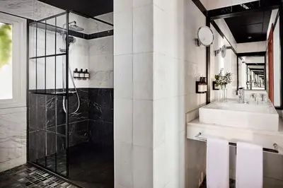 Un baño de Avani Alonso Martinez
