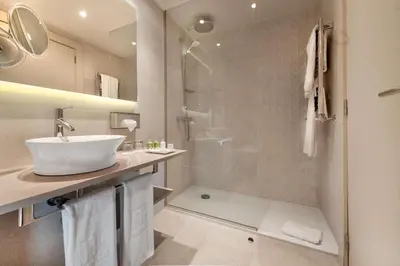 Un baño de NH Madrid Lagasca