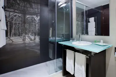 Un baño de NH Madrid Lagasca