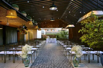 Un restaurante o sitio para comer en NH Madrid Ventas