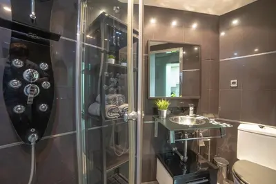 Un baño de MyHouseSpain - Moderno apartamento a escasos metros del Bernabeu