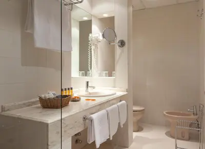 Un baño de Hotel Moderno Puerta del Sol