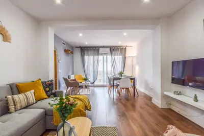 Una televisión o centro de entretenimiento en Retiro VIII - Estilo urbano en el corazón de Madrid
