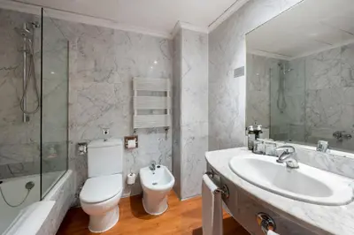 Un baño de Agumar Atocha