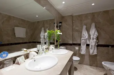 Un baño de Hotel Praga