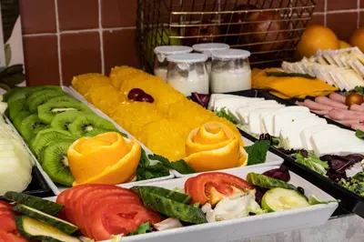 Comida en o cerca de este hotel