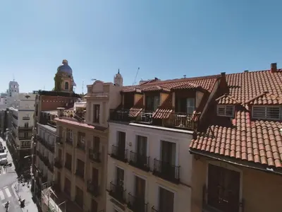 Edificio en el que se encuentra el hostal o pensión