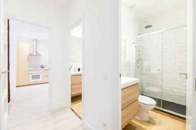 Un baño de AmazINN Stay Madrid Reina Sofía