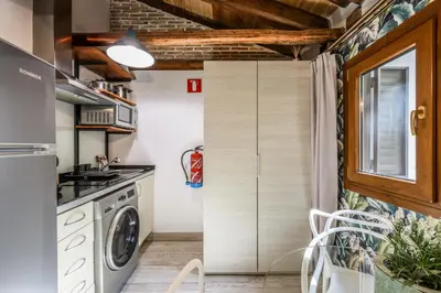 Una cocina o zona de cocina en AmazINN Boutique Madrid Plaza de España