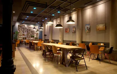 Un restaurante o sitio para comer en Hostal Persal
