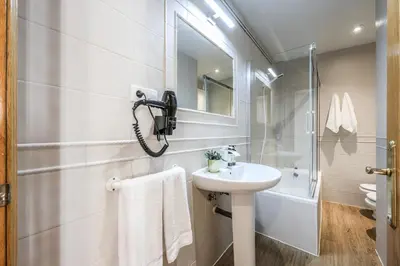 Un baño de AmazINN Boutique Madrid Canalejas