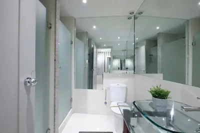 Un baño de AmazINN Stay Madrid Las Letras