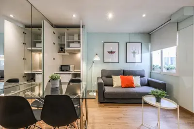 Una cocina o zona de cocina en AmazINN Stay Madrid San Bernardo