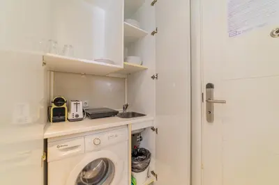 Una cocina o zona de cocina en Apartamento Gran Via III - Quinto Piso Sin Ascensor-
