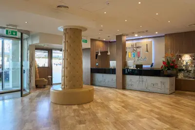 El vestíbulo o zona de recepción de Hotel Puerta de Toledo