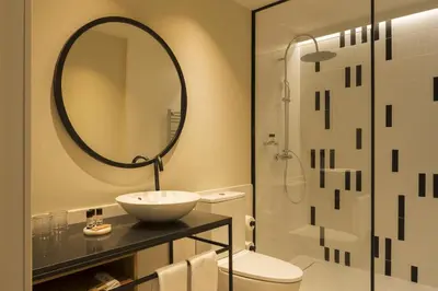 Un baño de ICON Embassy