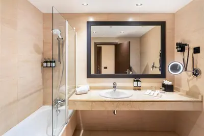 Un baño de Catalonia El Retiro