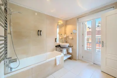 Un baño de ITC Infantas by Soho Boutique
