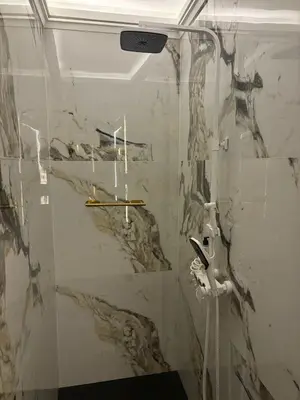 Un baño de Abalú Collection Boutique Gran Via