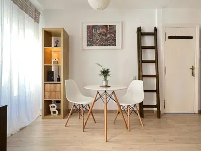 Plano de Lovely studio con balconcitos
