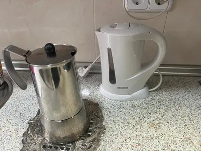 Utensilios para hacer té y café en Retiro Atocha Paseo Del Prado , Madrid