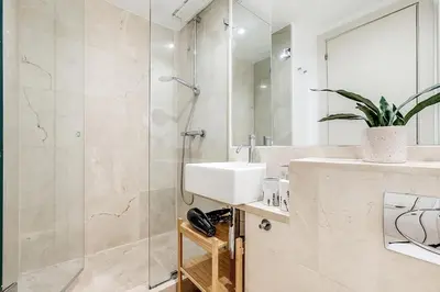 Un baño de New Heima Gran Vía D