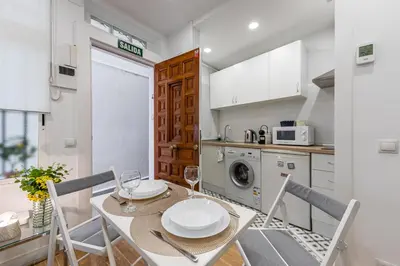 Una cocina o zona de cocina en Waou El Rastro I - Alquiler Corta Duración