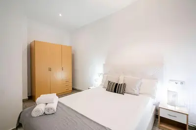 Cama o camas de una habitación en Tranquilo apartamento en Principe Pío/Pza de España FLOR