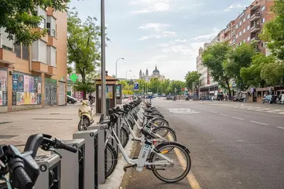 Montar en bicicleta en Tranquilo apartamento en Principe Pío/Pza de España FLOR o alrededores