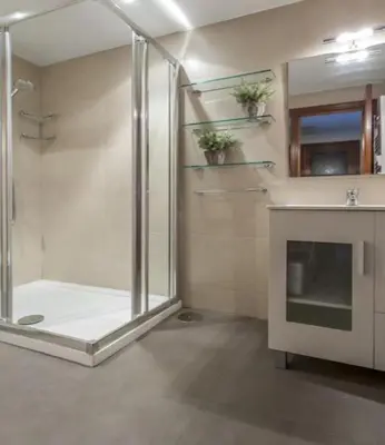 Un baño de Plaza de las Ventas II - Diseño, confort y buena ubicación