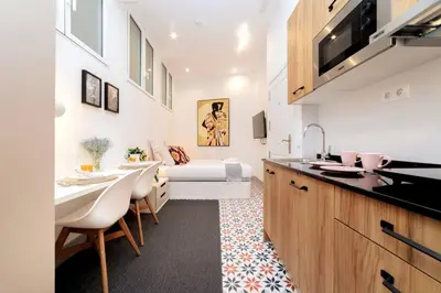 Una cocina o zona de cocina en The Golden Lady (1)