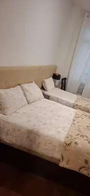 Cama o camas de una habitación en Infantas Corazón de Chueca 3