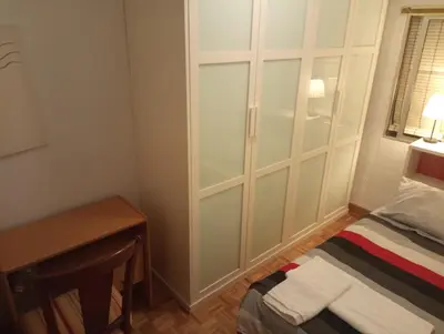 Cama o camas de una habitación en Hab compartida masculina