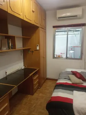 Cama o camas de una habitación en Hab compartida masculina