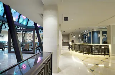 Una televisión o centro de entretenimiento en Eurostars Casa de la Lírica