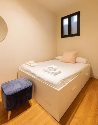 Cama o camas de una habitación en Amplio apto en Prosperidad a 30 min Puerta del Sol